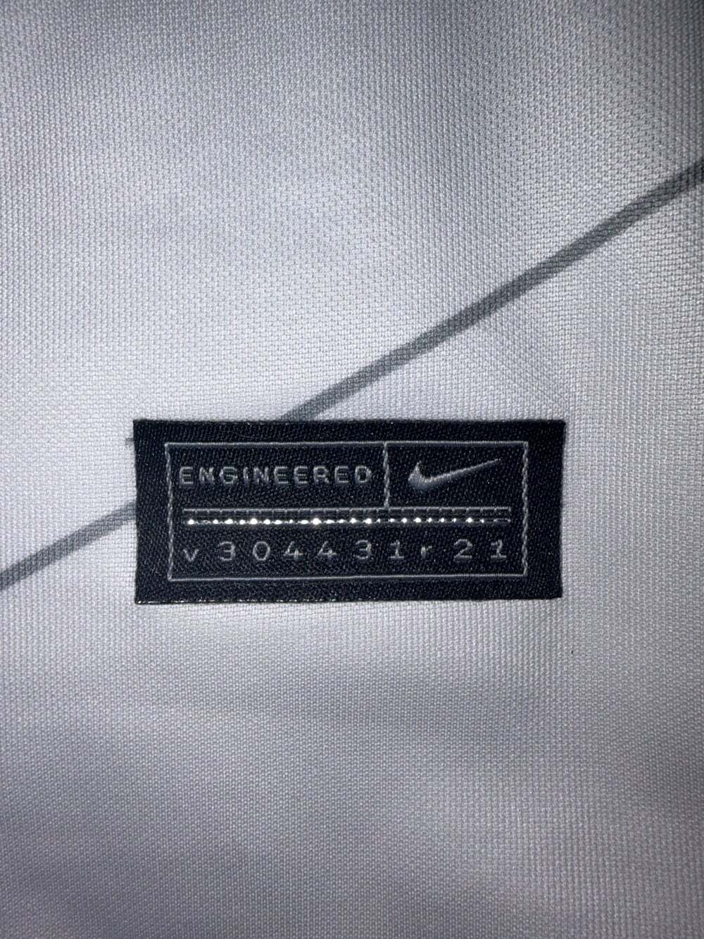 Liverpool mens soccer shirt - Picture 4 of 5